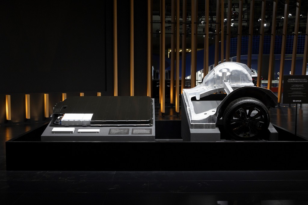 2026-ban érkeznek az új generációs akkumulátoros elektromos Lexusok Lexus_gigaontes