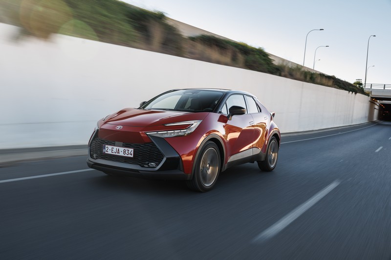 Toyota C-HR (2)