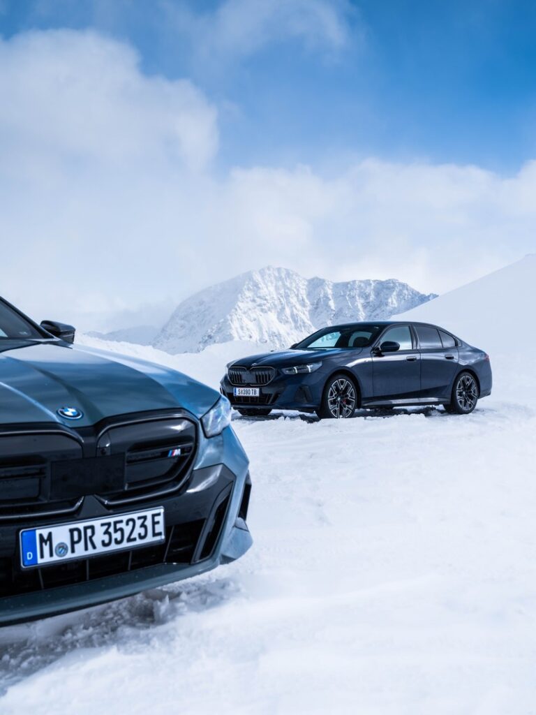 A BMW távolról vezérelt fejlesztési modellekkel tesztel az Alpokban (35)