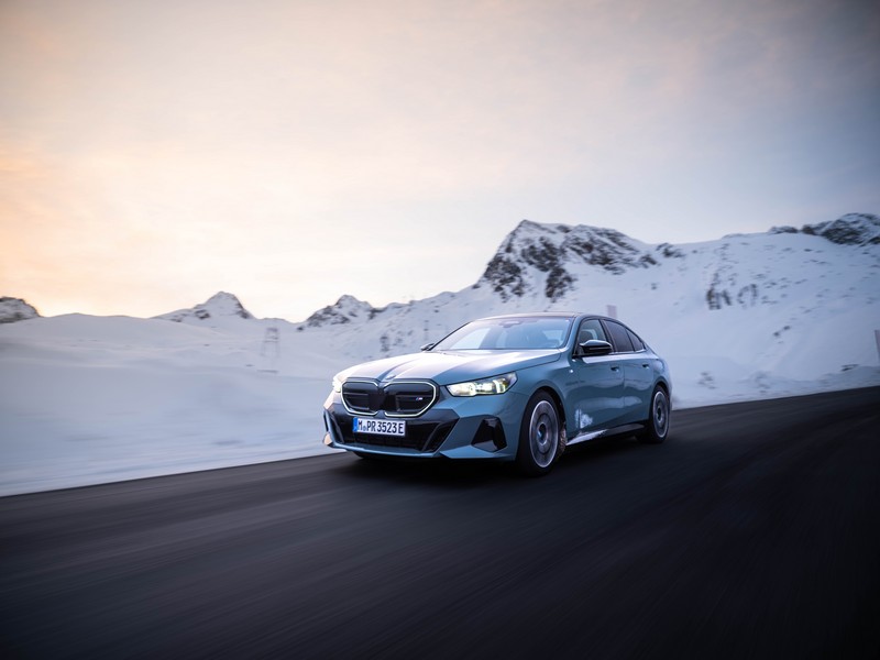 A BMW távolról vezérelt fejlesztési modellekkel tesztel az Alpokban (4)