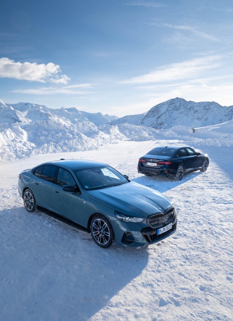 A BMW távolról vezérelt fejlesztési modellekkel tesztel az Alpokban (40)