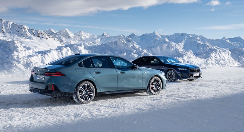 A BMW távolról vezérelt fejlesztési modellekkel tesztel az Alpokban (44)