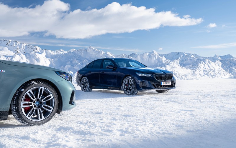 A BMW távolról vezérelt fejlesztési modellekkel tesztel az Alpokban (45)