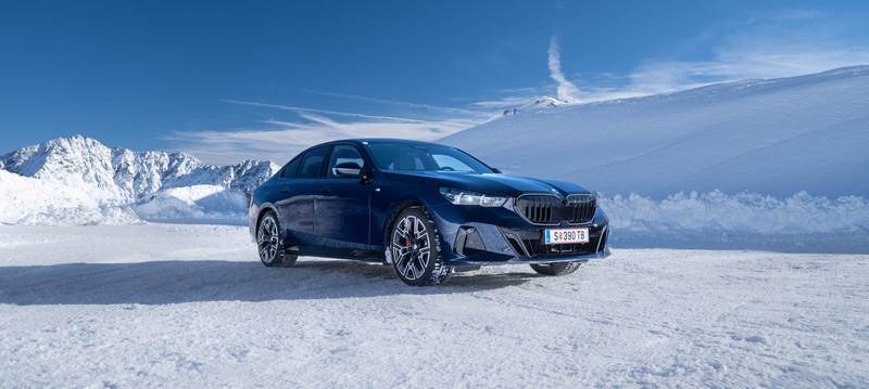 A BMW távolról vezérelt fejlesztési modellekkel tesztel az Alpokban (48)