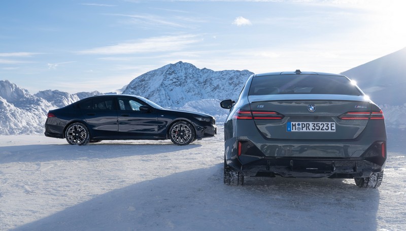 A BMW távolról vezérelt fejlesztési modellekkel tesztel az Alpokban (56)