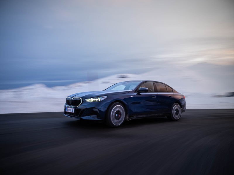 A BMW távolról vezérelt fejlesztési modellekkel tesztel az Alpokban (6)