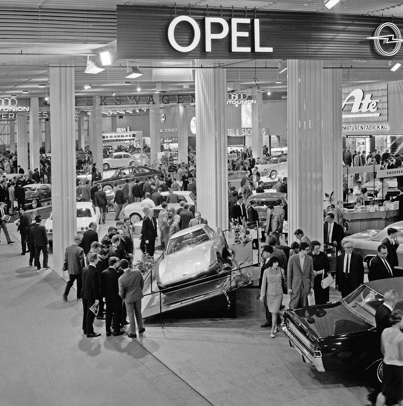 Opel Experimental GT auf der IAA 1965