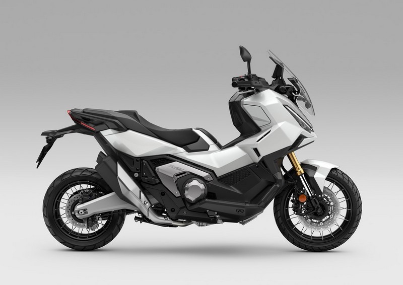 25YM Honda X-ADV