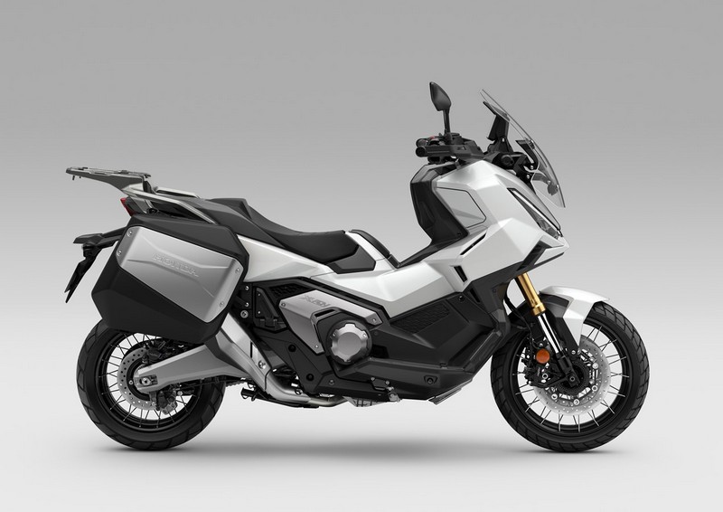 25YM Honda X-ADV