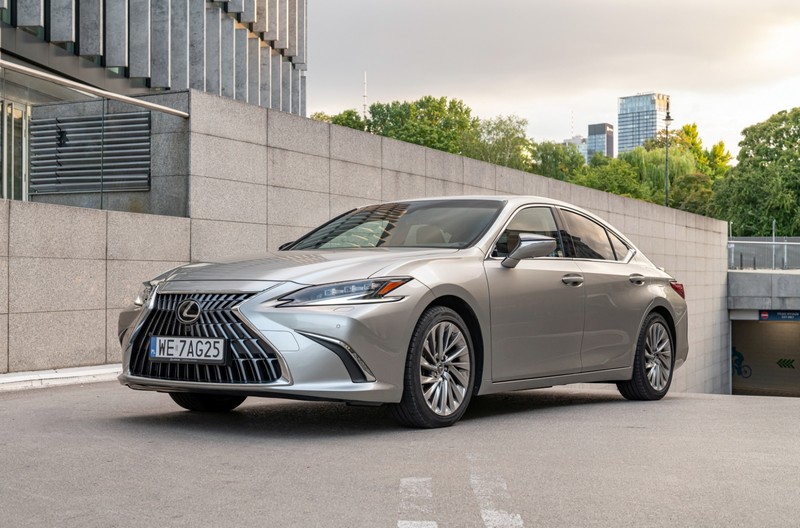 lexus-es-300h_1